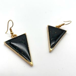 ⭐️ Black & Gold Sparkle Triangle Dangle Earrings